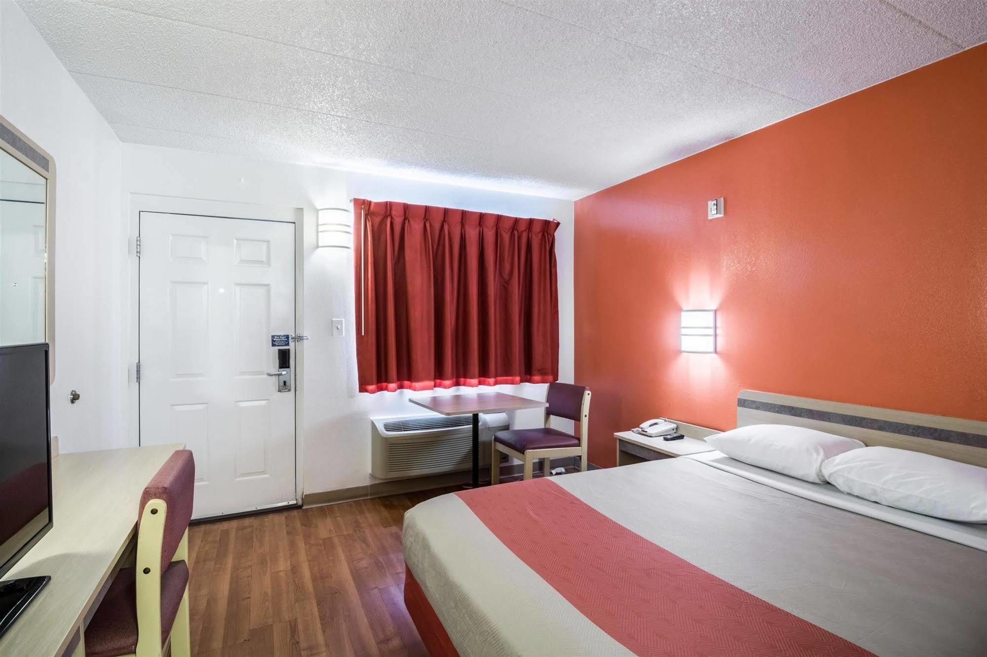 Motel 6 Chicago Southwest - Aurora Exterior foto